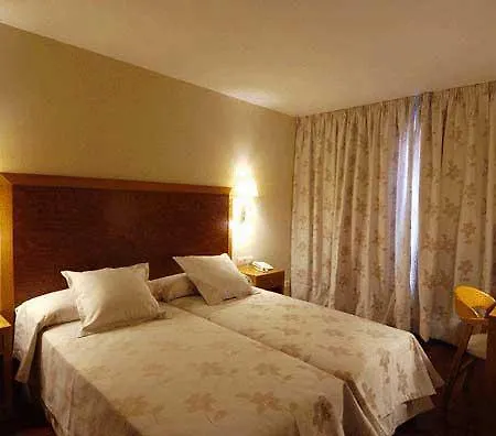 Hotell Exe Wtc 3*